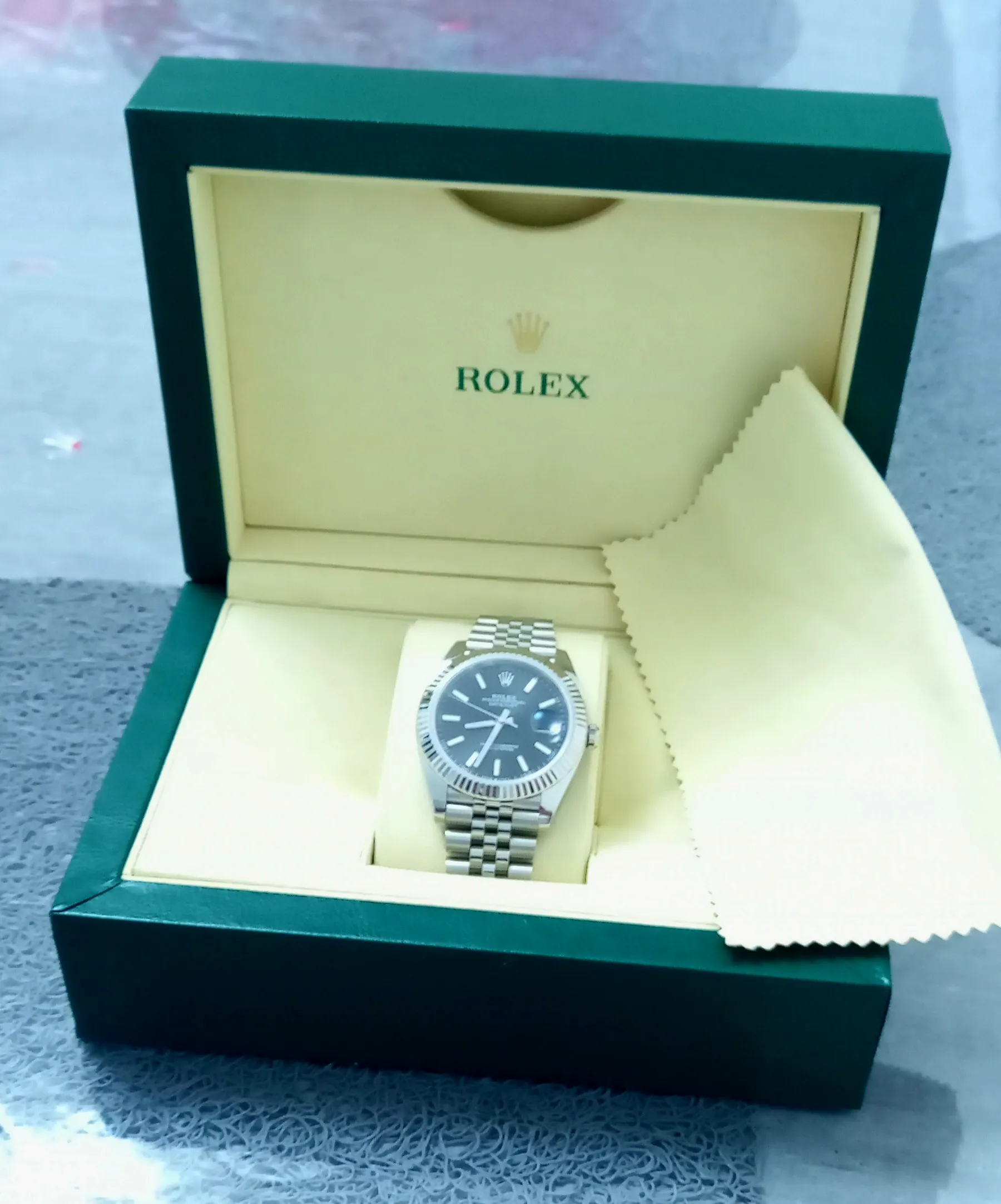 Montre Rolex à vendre chez un antiquaire près de Lyon
