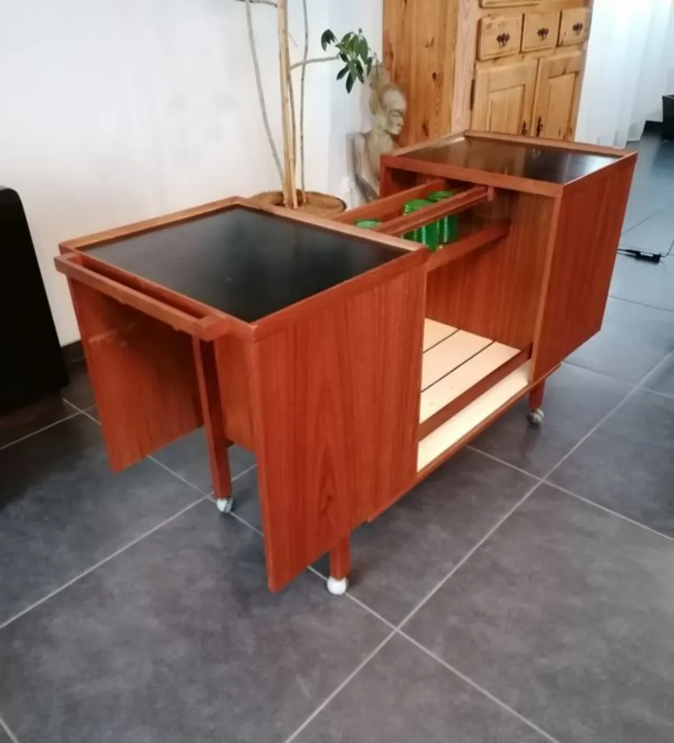 Meuble d'occasion à vendre chez un antiquaire près de Lyon
