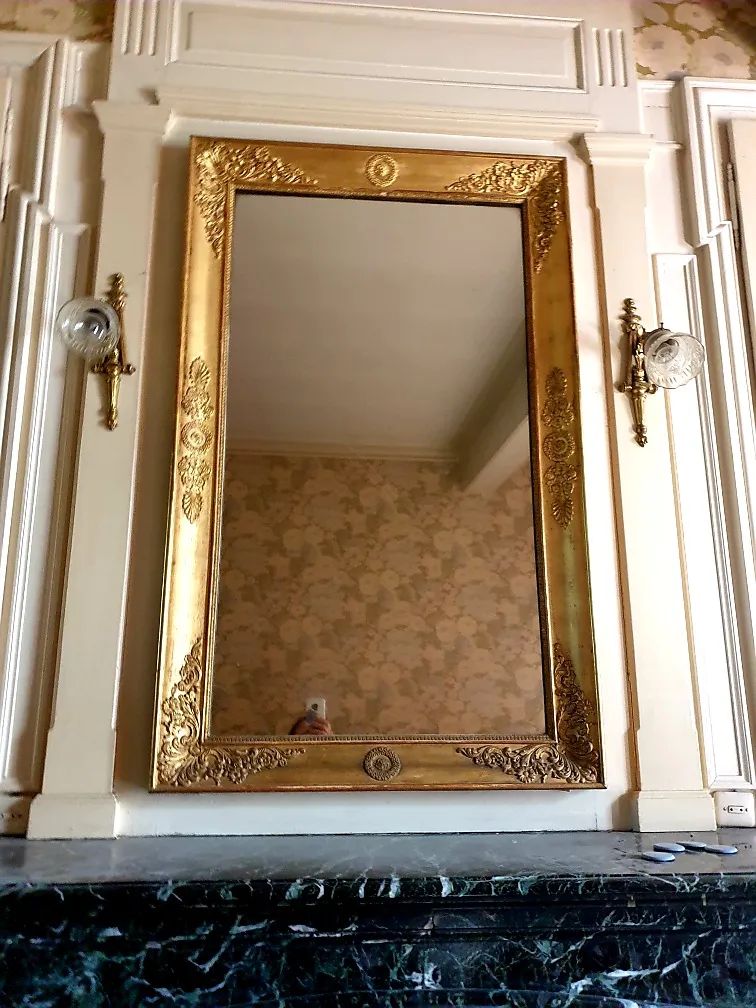Objet d'art ou de décoration à vendre chez un antiquaire près de Lyon