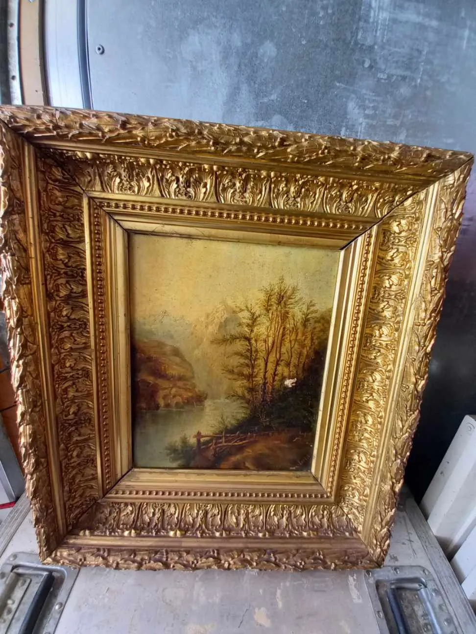 Objet d'art ou de décoration à vendre chez un antiquaire près de Lyon
