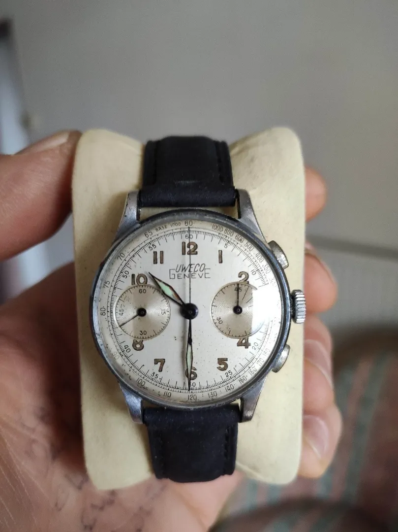 Montre ancienne à vendre chez un antiquaire près de Lyon