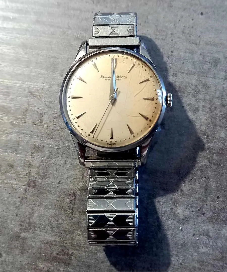 Montre ancienne à vendre chez un antiquaire près de Lyon